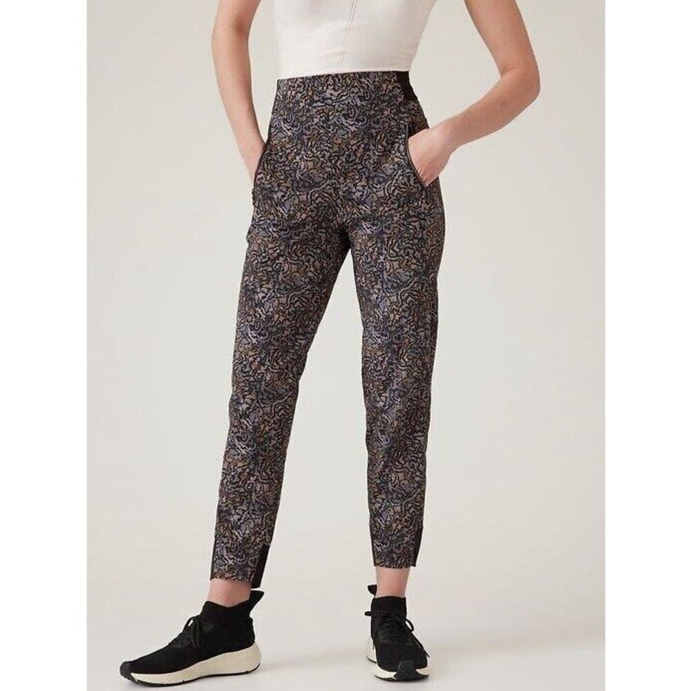 Athleta printed Trekkie north jogger pants Size 4T kinetic abstract black‎